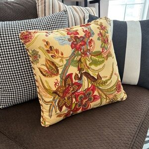 NWOT POTTERY BARN Wells Palampore “Jacobean” Floral Accent Pillow, OS